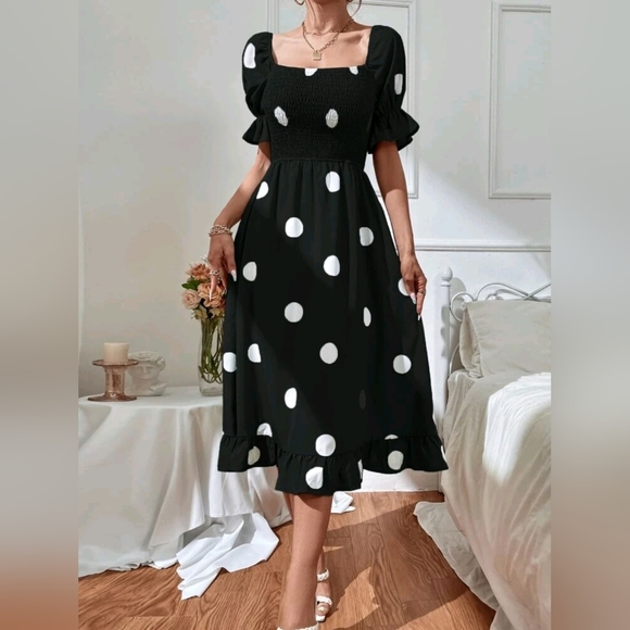 New Gorgeous Smocked Polka Dot Midi Dress On / Off Shoulder Black White - Picture 4 of 7